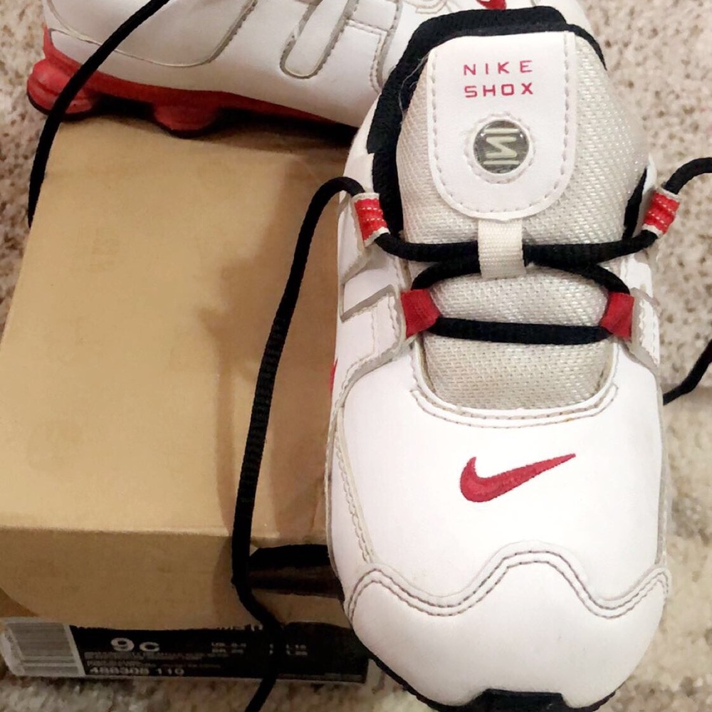 Boys Nike shocks